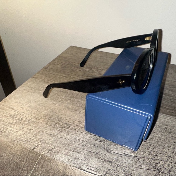 AUTHENTIC LOUIS VUITTON cat-eye SUNGLASSES - Picture 4 of 7